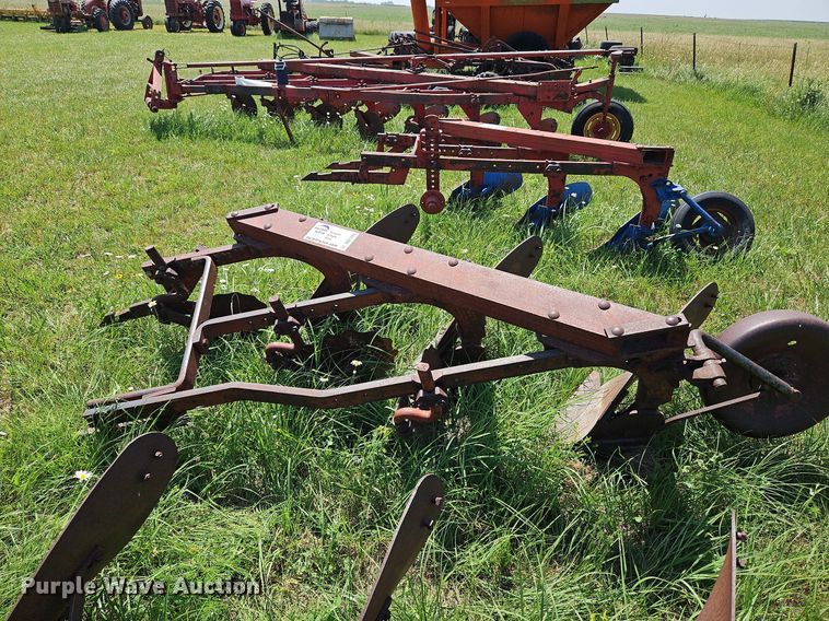 image for item DQ1765 Three bottom plow