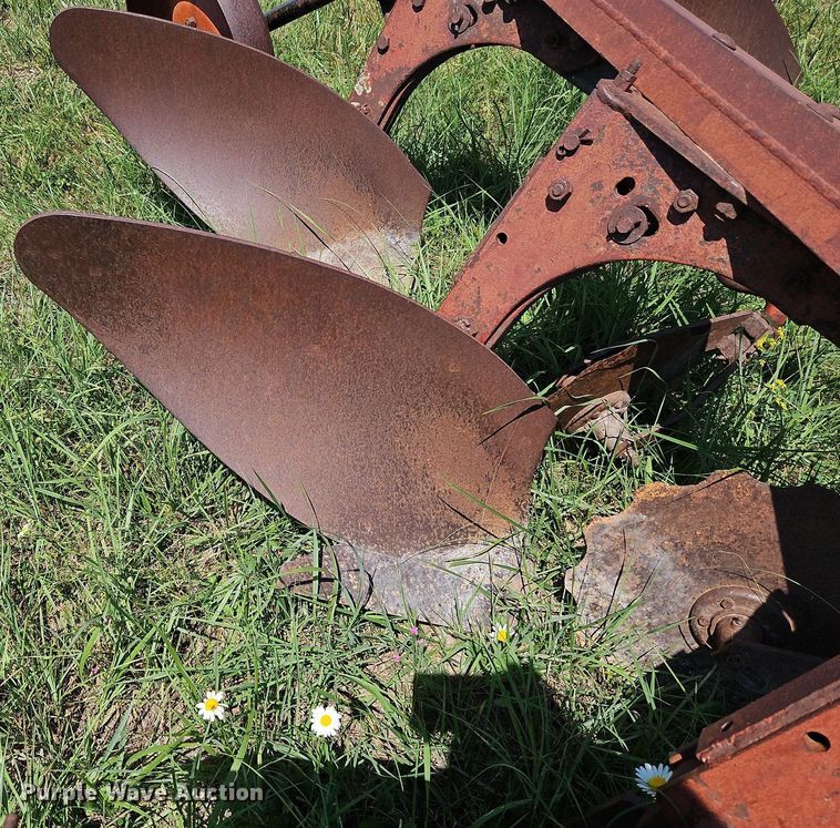 image for item DQ1765 Three bottom plow