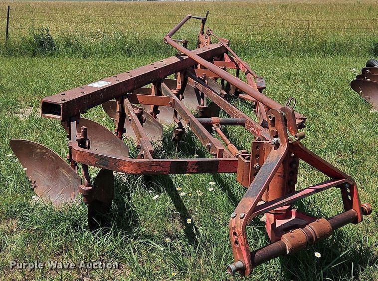 image for item DQ1767 Massey Ferguson 88  six bottom plow