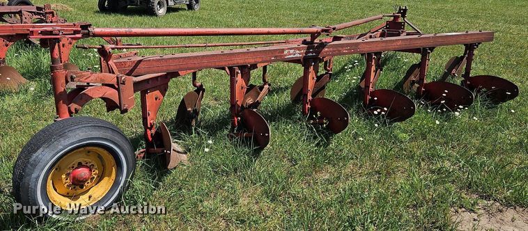 image for item DQ1767 Massey Ferguson 88  six bottom plow