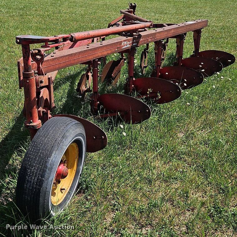 image for item DQ1767 Massey Ferguson 88  six bottom plow