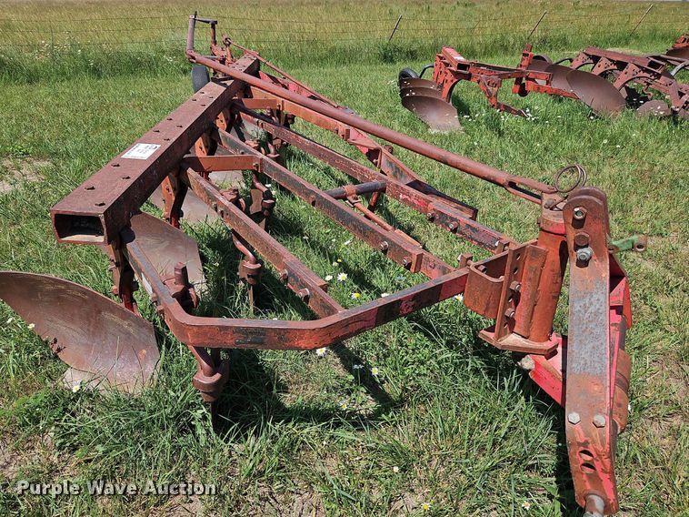 image for item DQ1767 Massey Ferguson 88  six bottom plow
