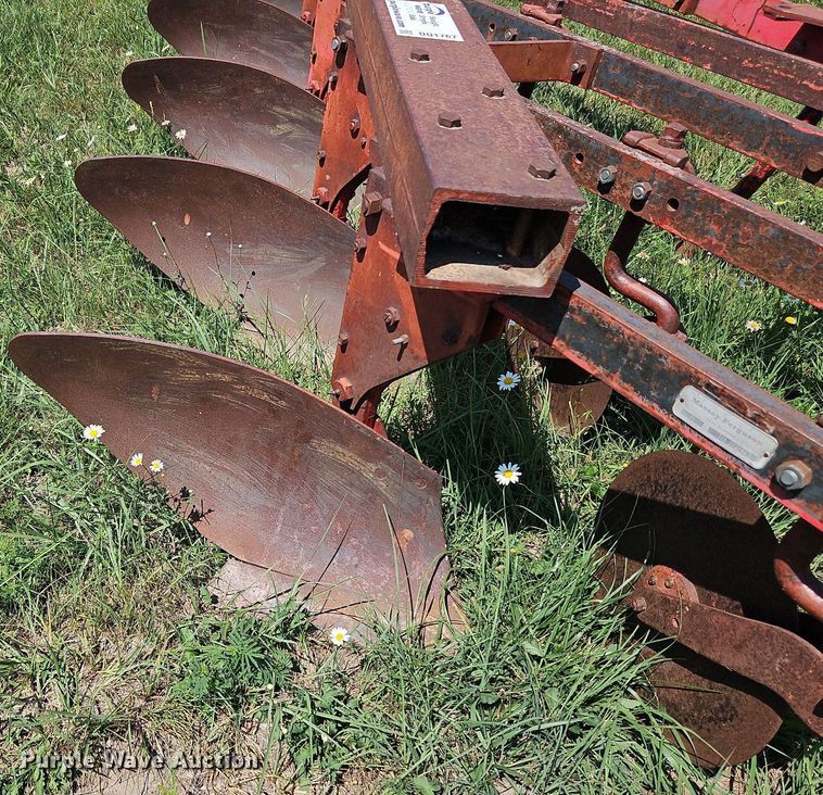 image for item DQ1767 Massey Ferguson 88  six bottom plow