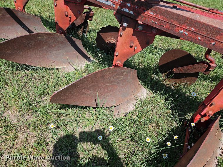 image for item DQ1767 Massey Ferguson 88  six bottom plow