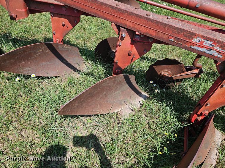 image for item DQ1767 Massey Ferguson 88  six bottom plow