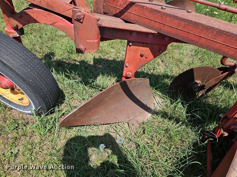 image for item DQ1767 Massey Ferguson 88  six bottom plow