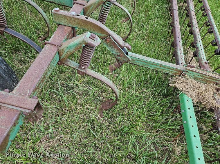 image for item DQ1768 John Deere 1010  field cultivator