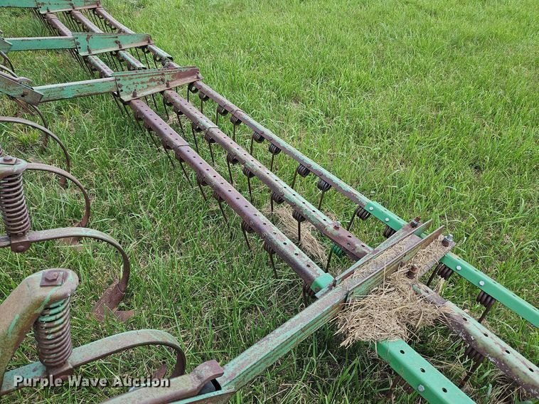 image for item DQ1768 John Deere 1010  field cultivator