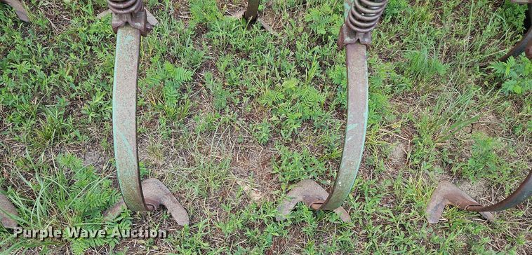 image for item DQ1768 John Deere 1010  field cultivator