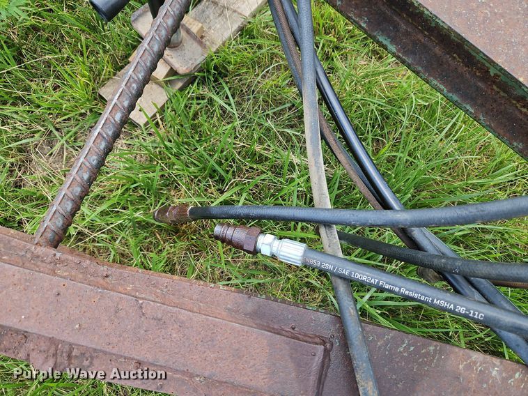 image for item DQ1768 John Deere 1010  field cultivator