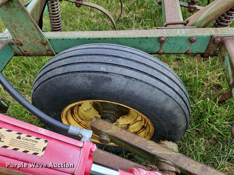image for item DQ1768 John Deere 1010  field cultivator