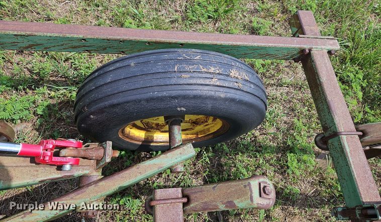 image for item DQ1768 John Deere 1010  field cultivator