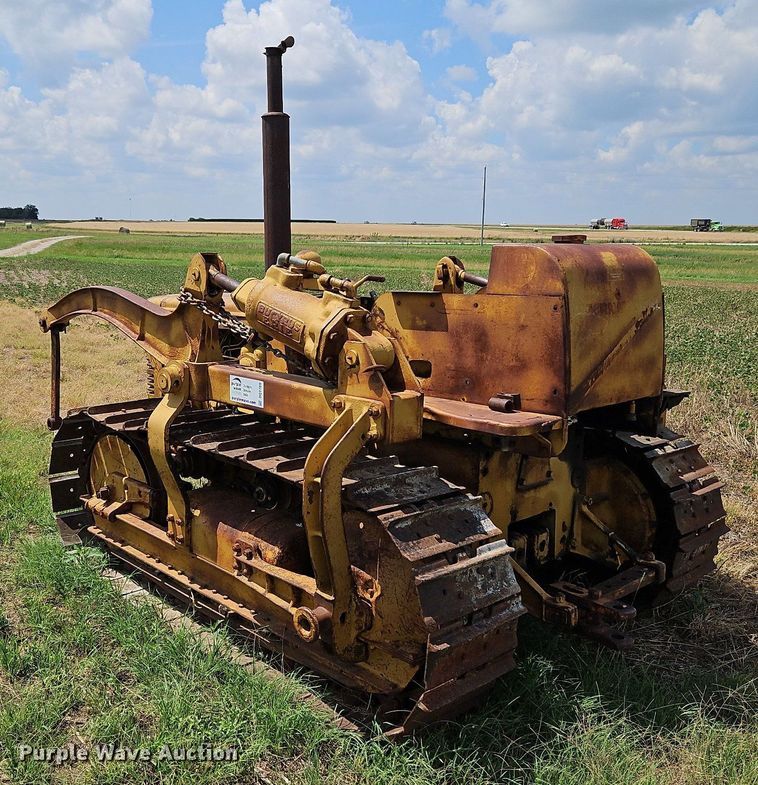 image for item DQ1769 International TD9  crawler tractor