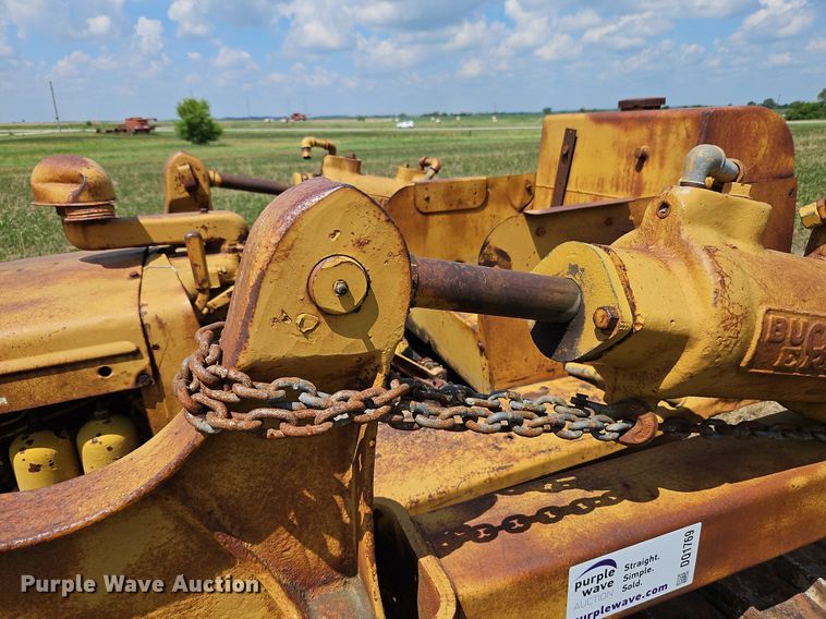 image for item DQ1769 International TD9  crawler tractor