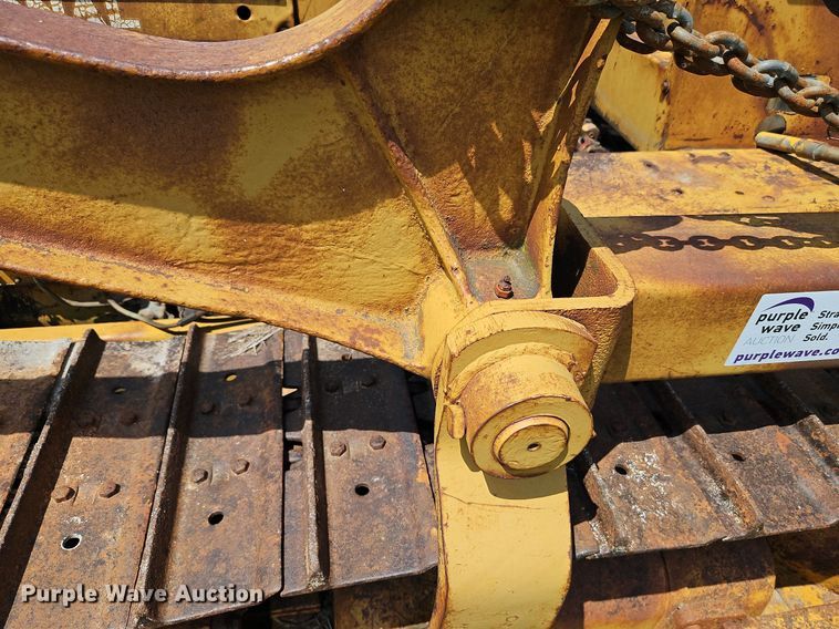 image for item DQ1769 International TD9  crawler tractor