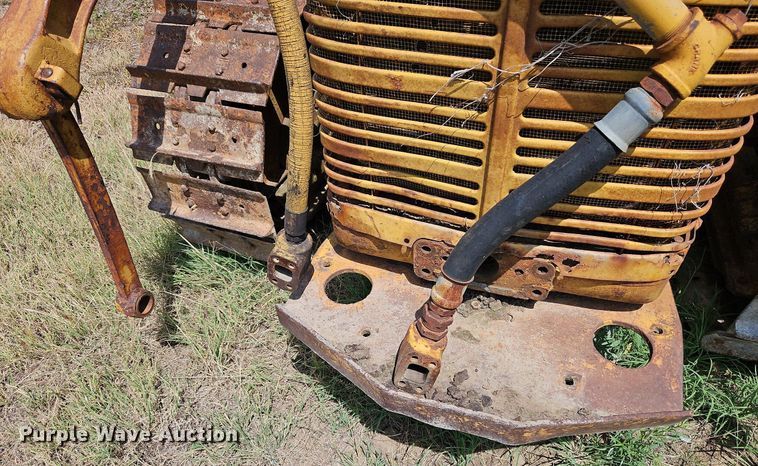 image for item DQ1769 International TD9  crawler tractor