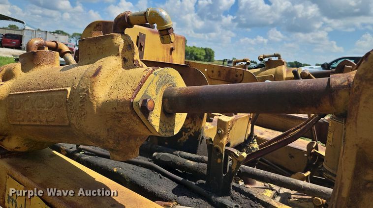 image for item DQ1769 International TD9  crawler tractor