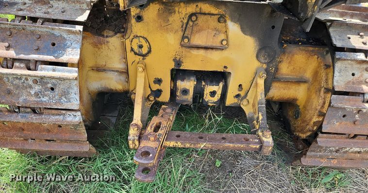 image for item DQ1769 International TD9  crawler tractor