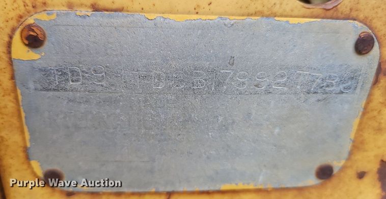 image for item DQ1769 International TD9  crawler tractor