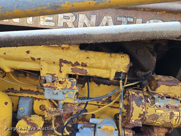 image for item DQ1769 International TD9  crawler tractor