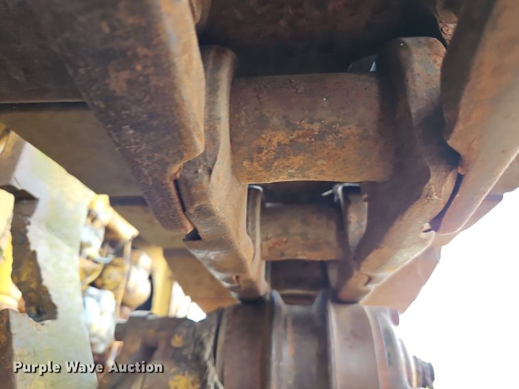 image for item DQ1769 International TD9  crawler tractor