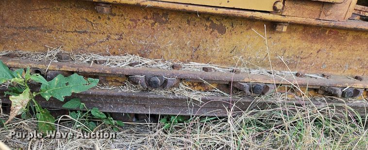 image for item DQ1769 International TD9  crawler tractor