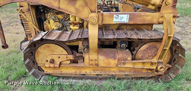 image for item DQ1769 International TD9  crawler tractor