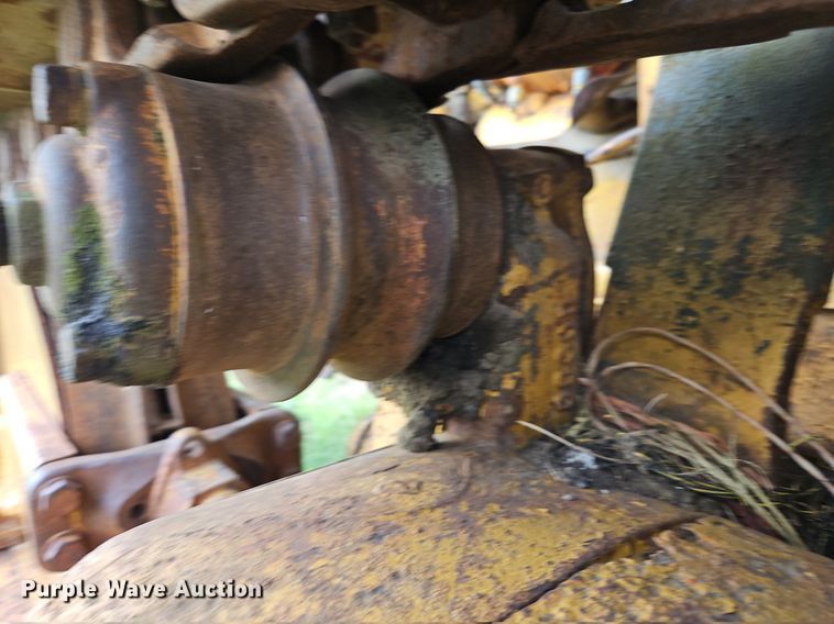 image for item DQ1769 International TD9  crawler tractor