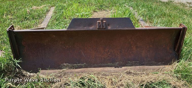 image for item DQ1769 International TD9  crawler tractor