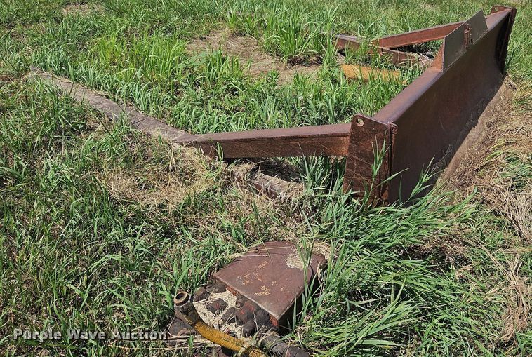 image for item DQ1769 International TD9  crawler tractor