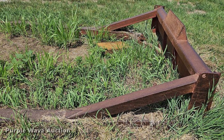 image for item DQ1769 International TD9  crawler tractor