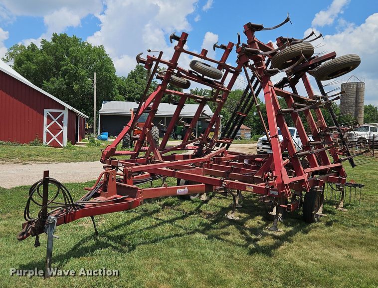 image for item DQ1770 Case 4800FLCU  field cultivator