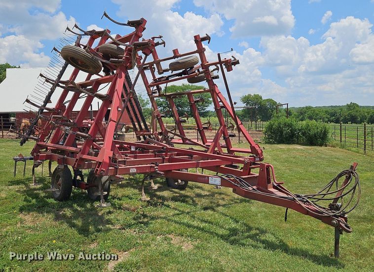 image for item DQ1770 Case 4800FLCU  field cultivator