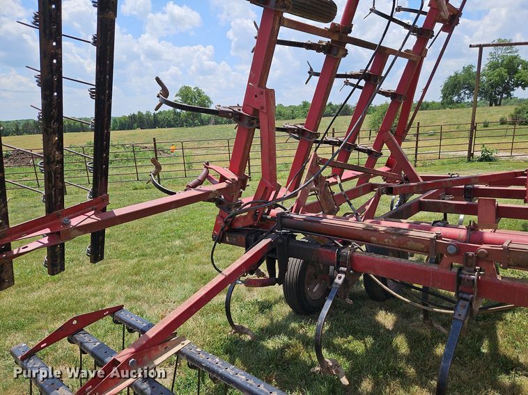image for item DQ1770 Case 4800FLCU  field cultivator
