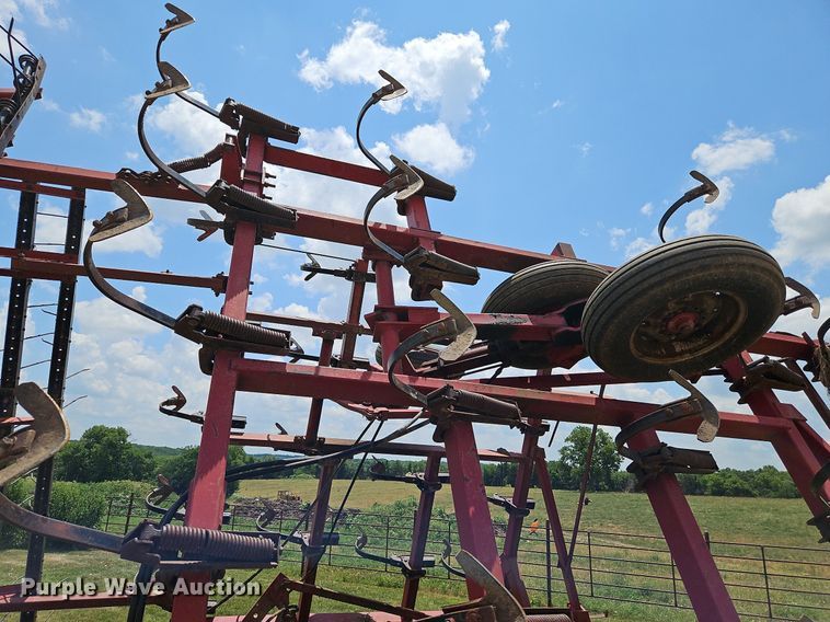 image for item DQ1770 Case 4800FLCU  field cultivator