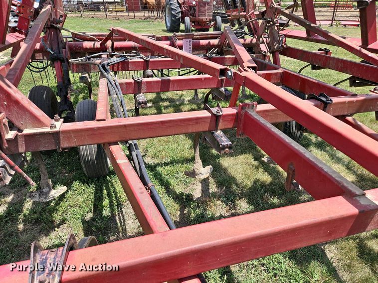 image for item DQ1770 Case 4800FLCU  field cultivator