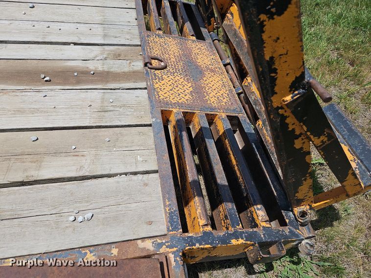 image for item DQ1771 2011 Taylor Made  utility trailer