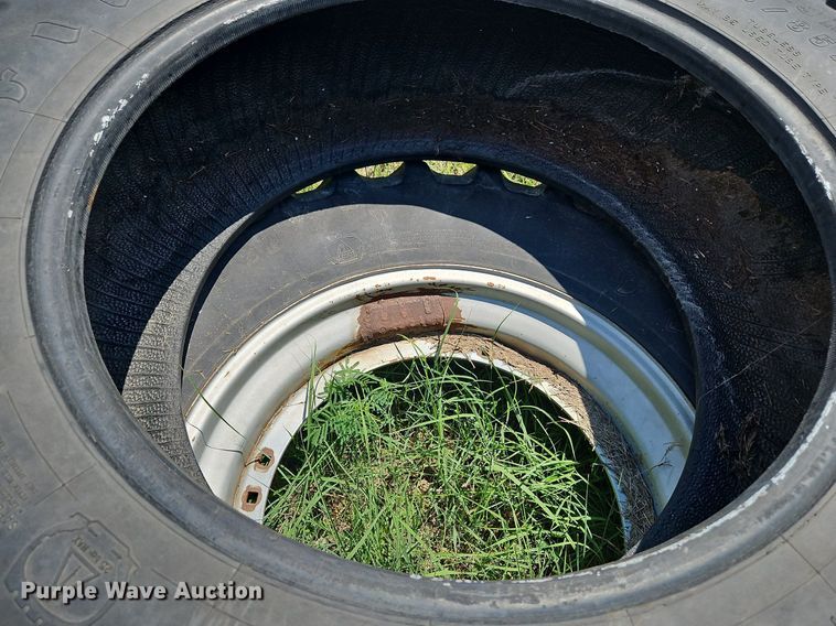 image for item DQ1775 (2) Firestone Radial All Traction FWD 14.9R30 tires