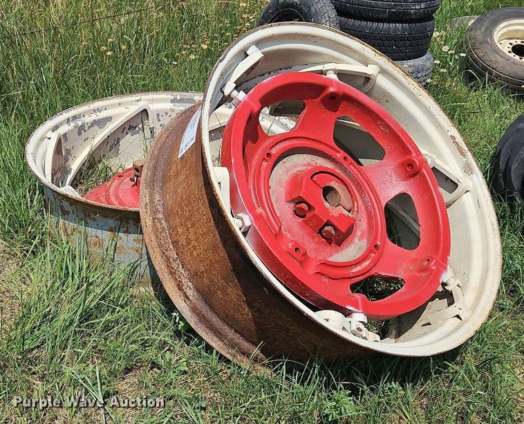 image for item DQ1780 (2) International 656 wheels