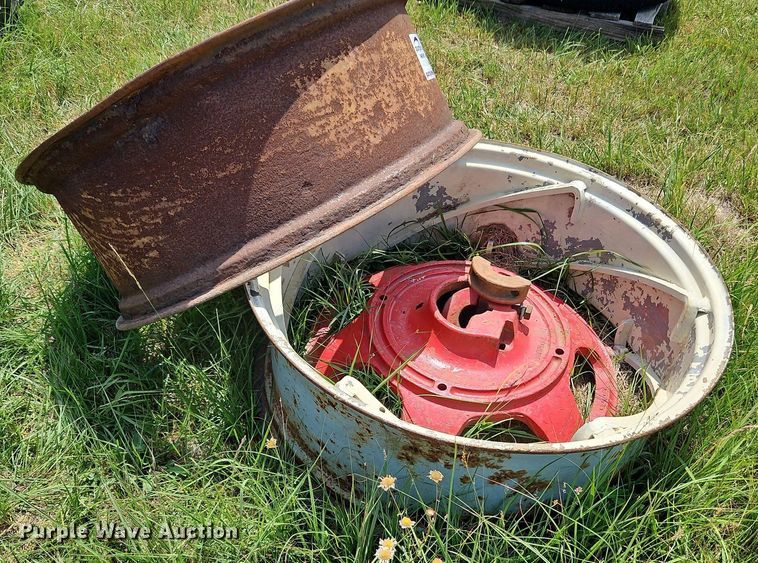 image for item DQ1780 (2) International 656 wheels