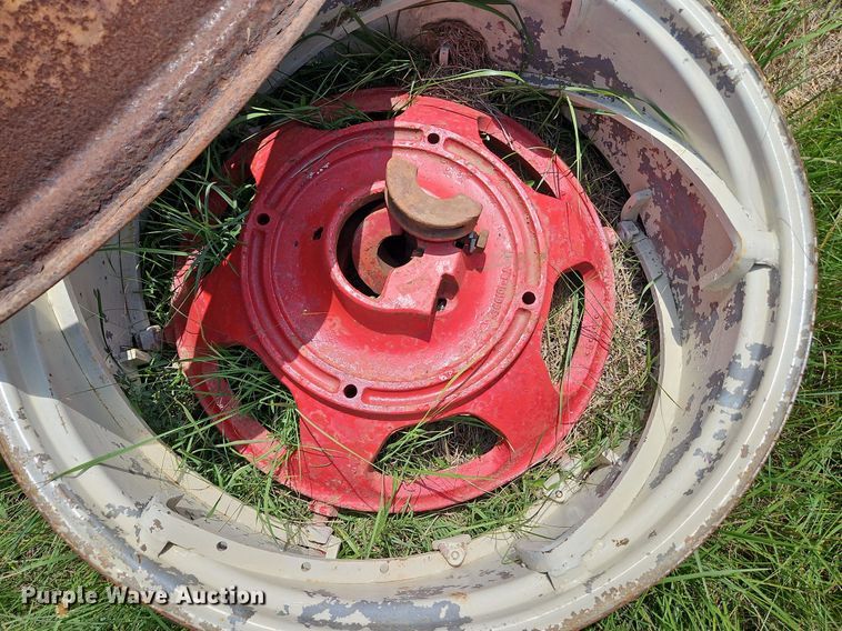 image for item DQ1780 (2) International 656 wheels