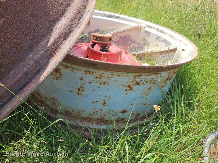 image for item DQ1780 (2) International 656 wheels