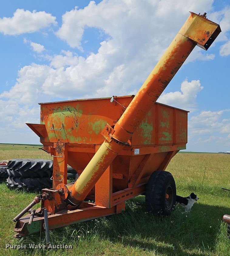 image for item DQ1782 Grain cart