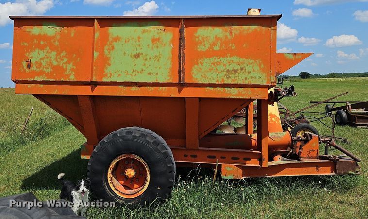 image for item DQ1782 Grain cart