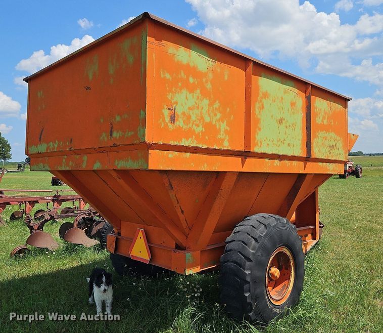 image for item DQ1782 Grain cart