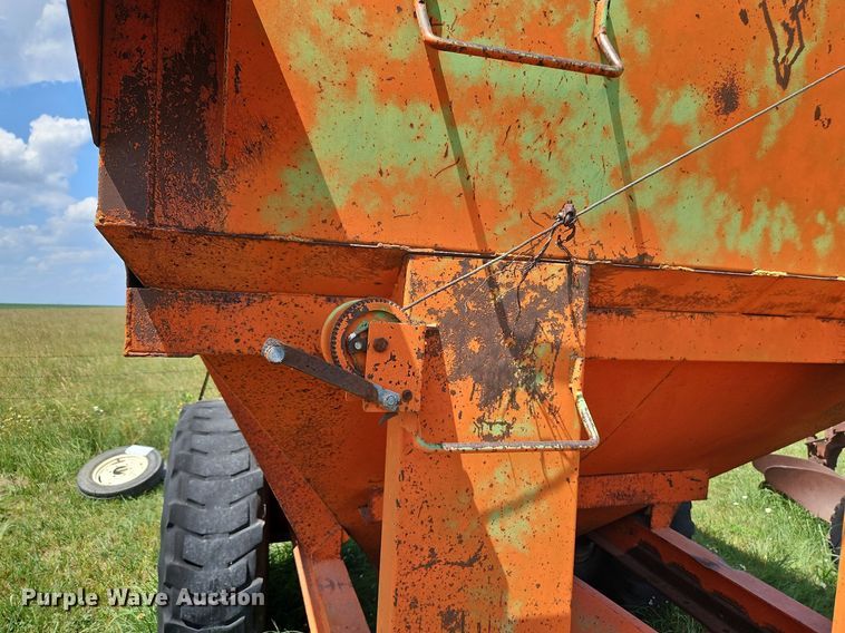 image for item DQ1782 Grain cart