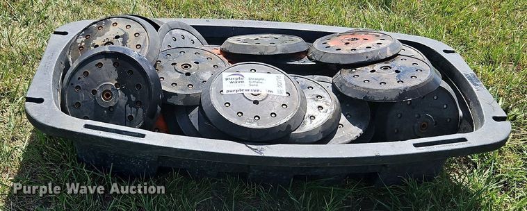 image for item DQ1785 (46) rubber closing wheels