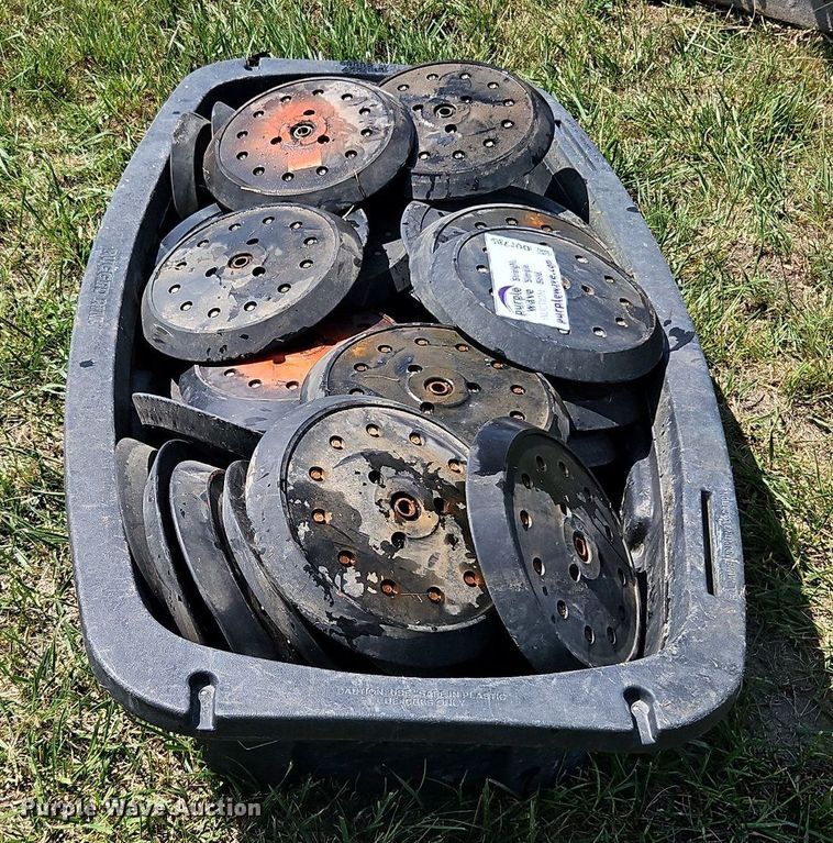 image for item DQ1785 (46) rubber closing wheels