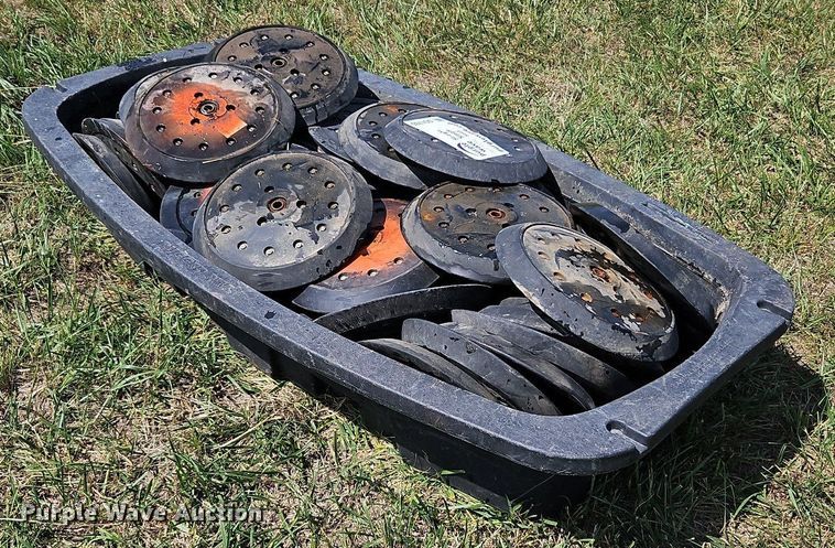 image for item DQ1785 (46) rubber closing wheels