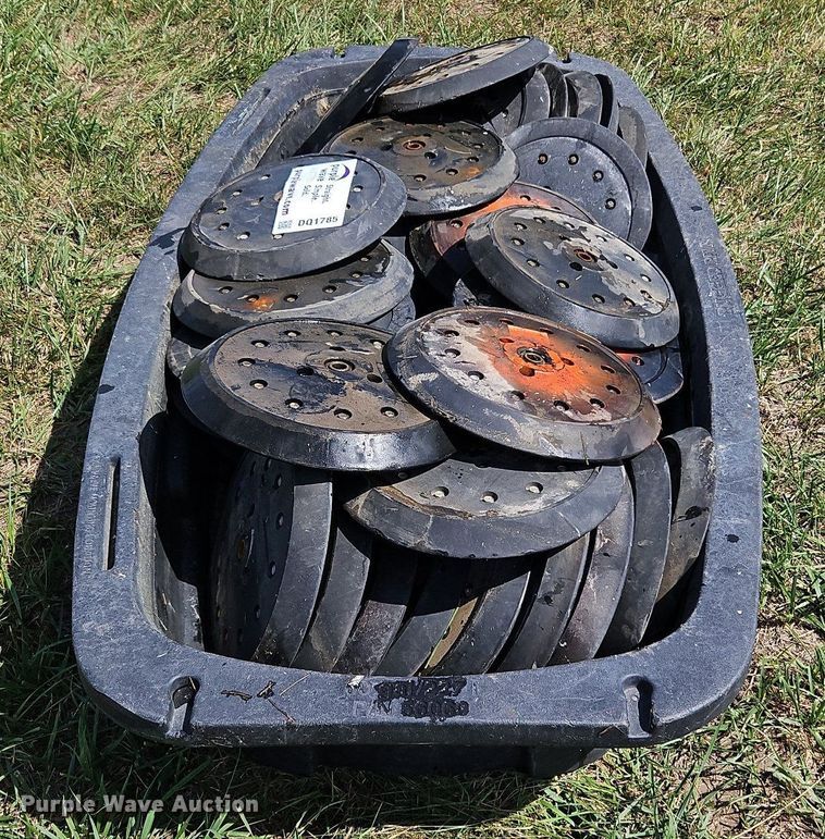 image for item DQ1785 (46) rubber closing wheels